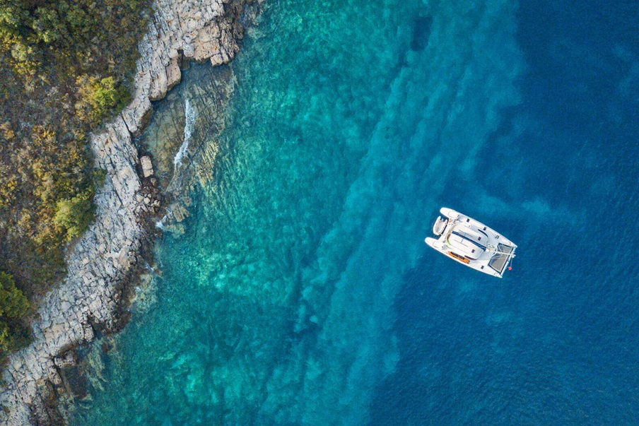 Mai navigato prima? Scopri i migliori catamarani per principianti